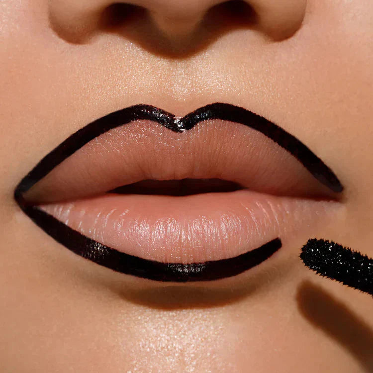 “This remover melts my matte lip liner like magic — no scrubbing, no irritation. Lips feel soft and clean after use. Will definitely buy again.”